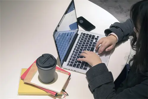 雇佣挖机是什么法律关系