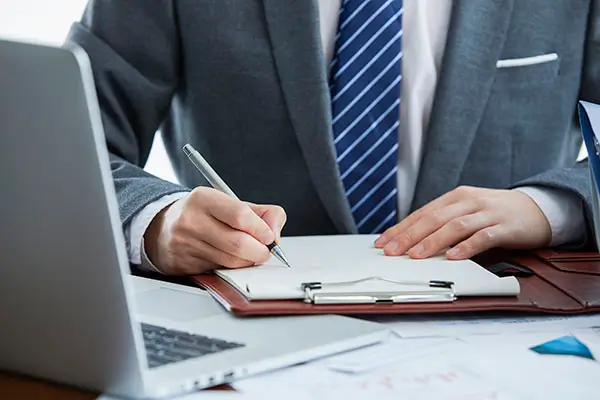 翩字的笔顺怎么写，正确写法详解